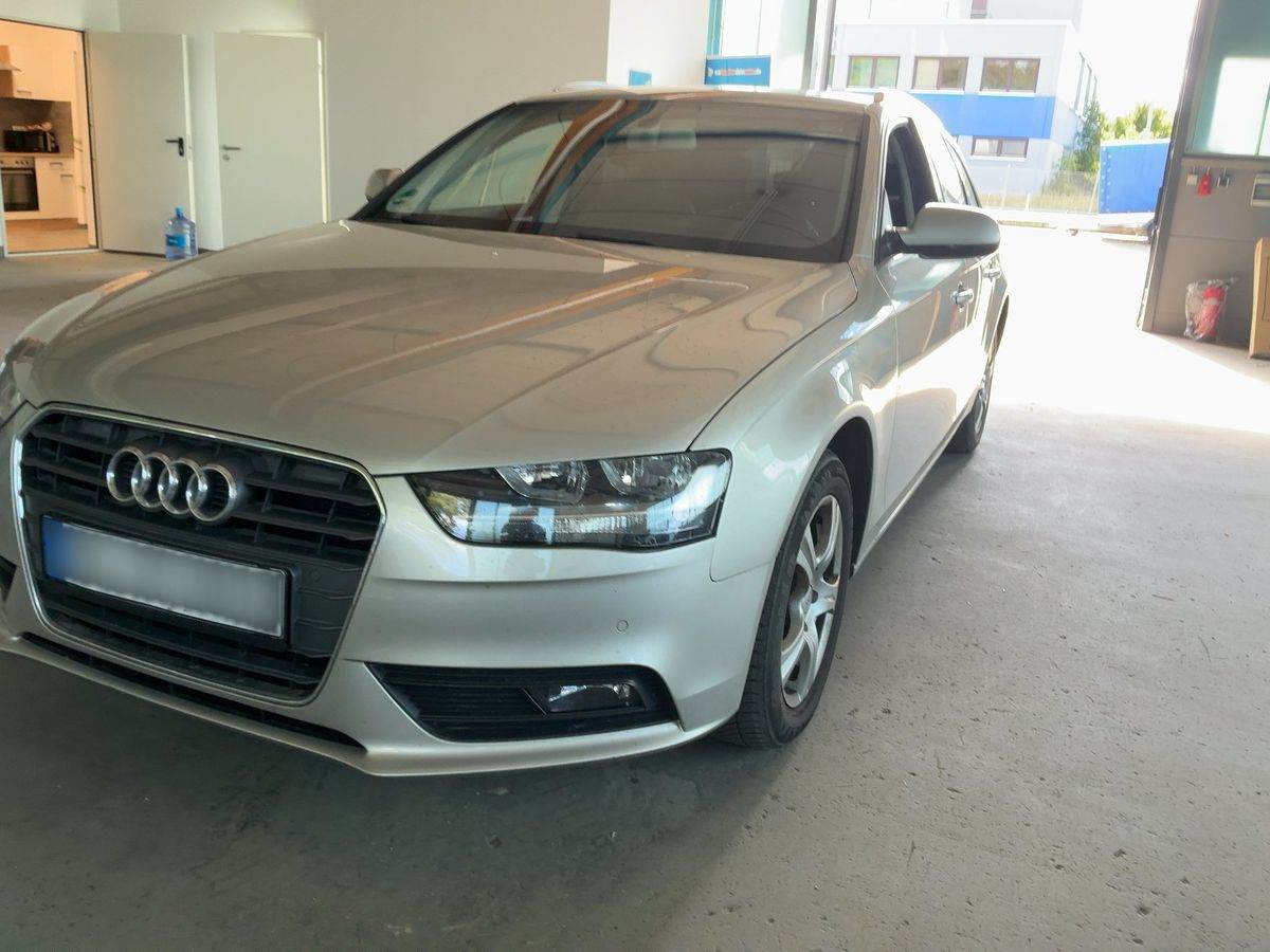 Audi A4 2015 — photo 1