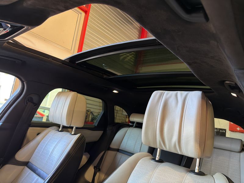 Land Rover Range Rover Velar 3.0 V6 Diesel First Edition — zdjęcie 15