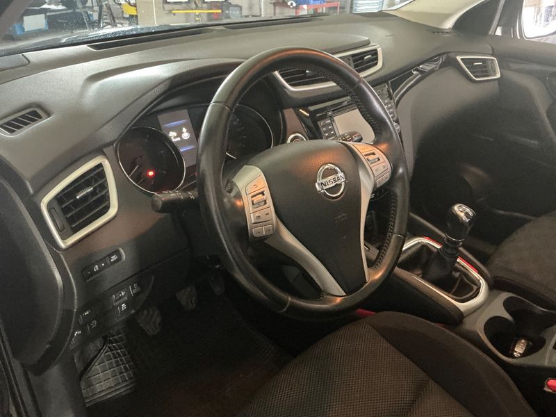 Nissan Qashqai 1.6 dCi N-Connecta 4x4 2017 – снимка 23