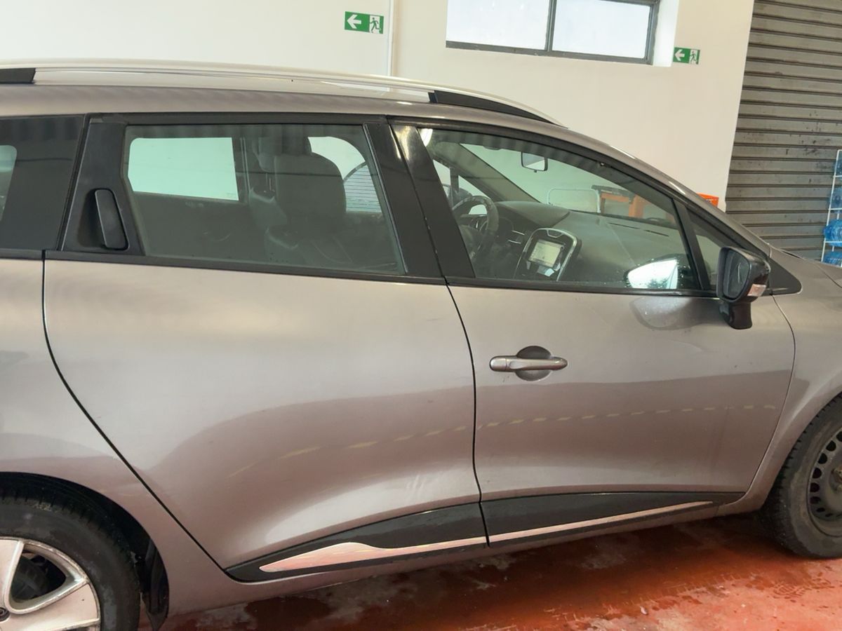Renault Clio 2015 — photo 11