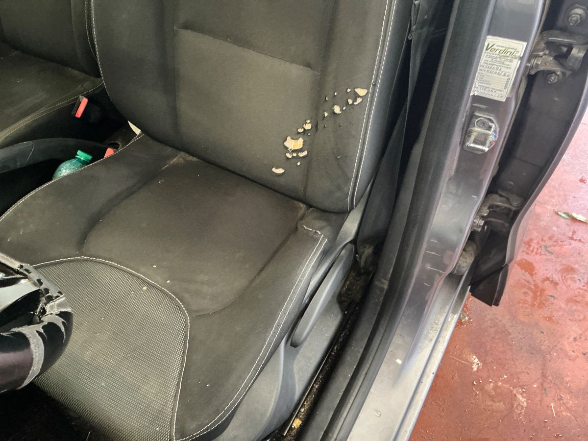 Renault Clio 2015 — photo 35