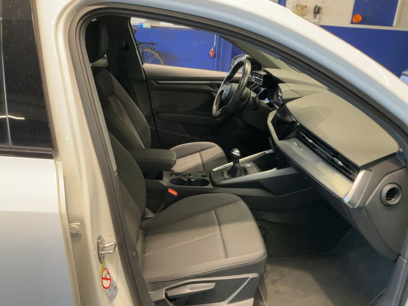 Audi A3 Limousine 35 TFSI S line — zdjęcie 11