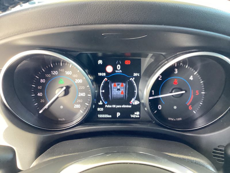 Jaguar F-Pace 25d R-Sport AWD — zdjęcie 13