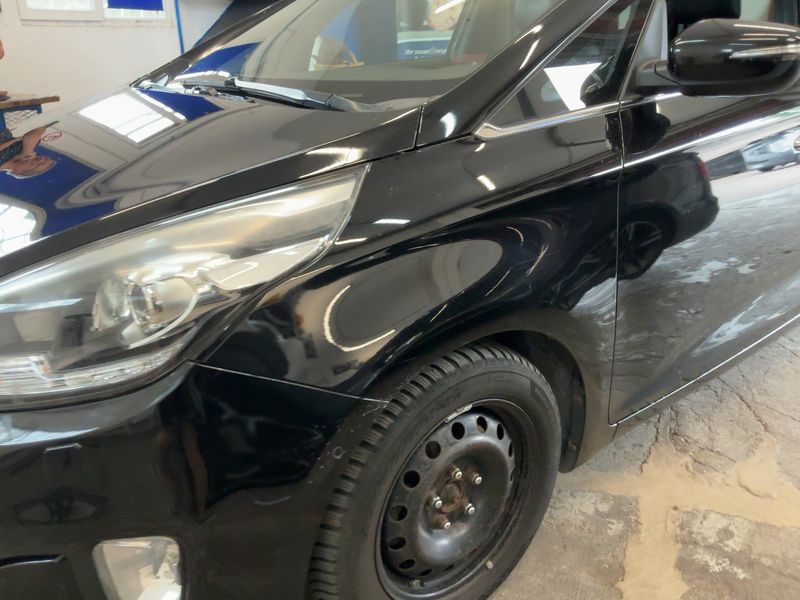 Kia Carens 1.7 CRDi Spirit — zdjęcie 2