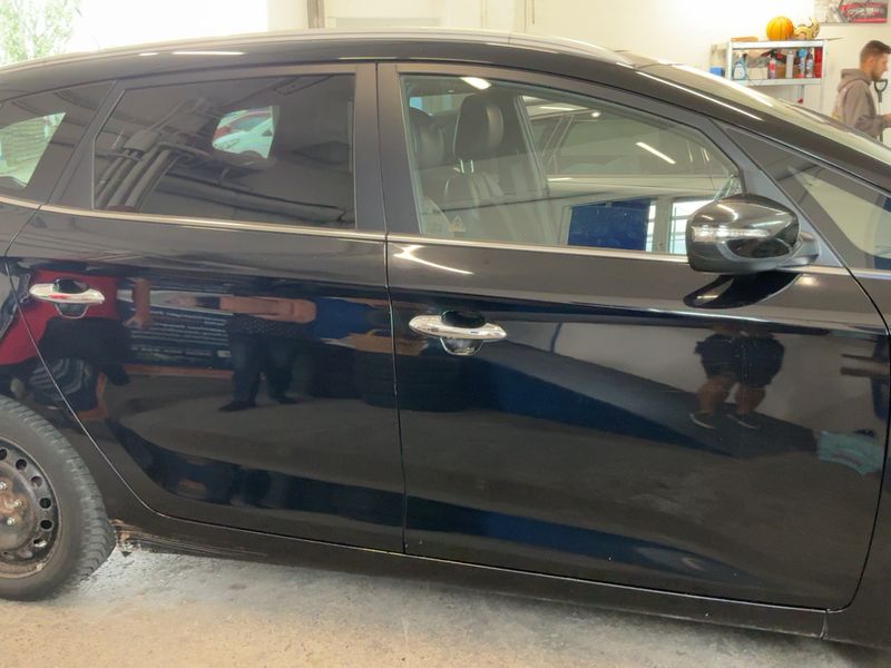 Kia Carens 1.7 CRDi Spirit — zdjęcie 7