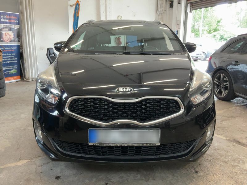 Kia Carens 1.7 CRDi Spirit — zdjęcie 9