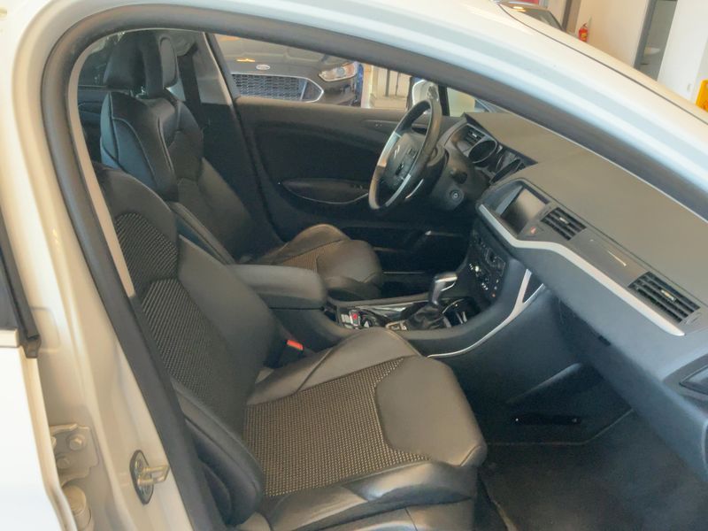 Citroen C5 2.0 HDi Swiss Edition Plus — zdjęcie 11