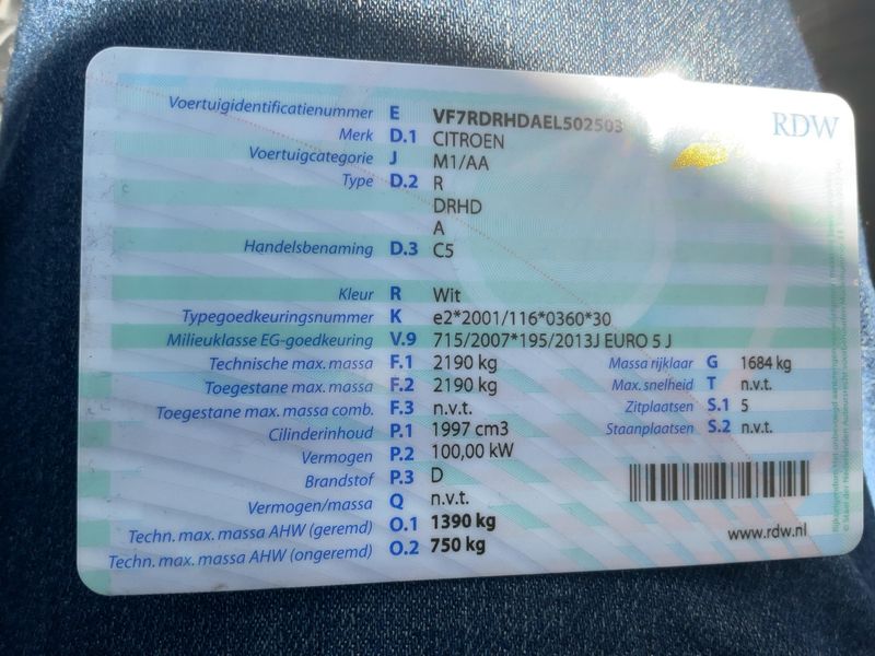 Citroen C5 2.0 HDi Swiss Edition Plus — zdjęcie 15