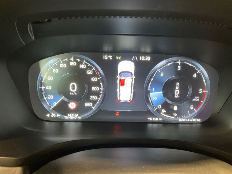 Volvo V60 2.0 B4 Mild-Hybrid Momentum — zdjęcie 13