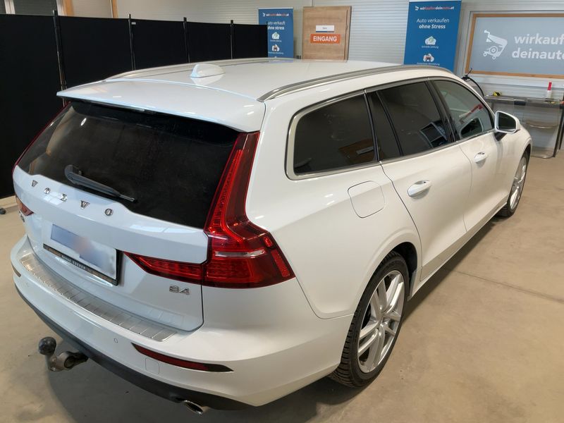 Volvo V60 2.0 B4 Mild-Hybrid Momentum — zdjęcie 6