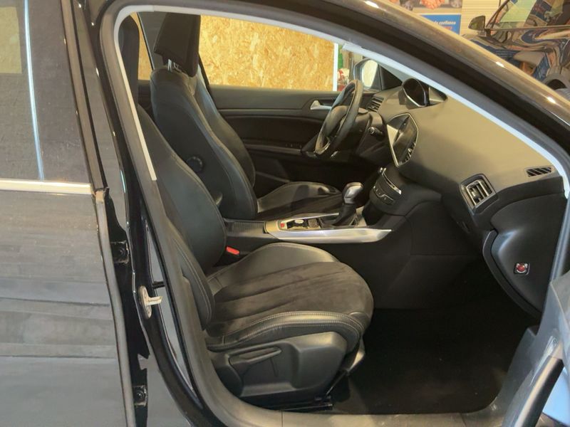 Peugeot 308 2.0 Blue-HDi Feline 2014 – снимка 16