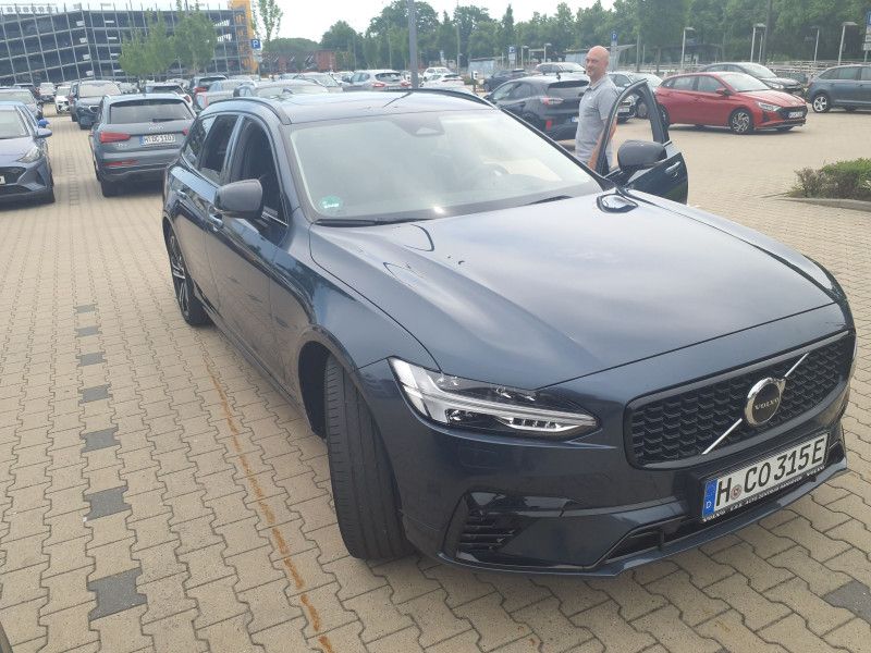 Volvo V90 2023