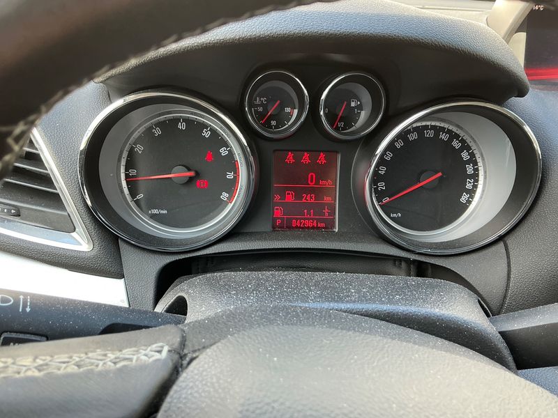 Opel Mokka 1.4 Turbo Edition — zdjęcie 13