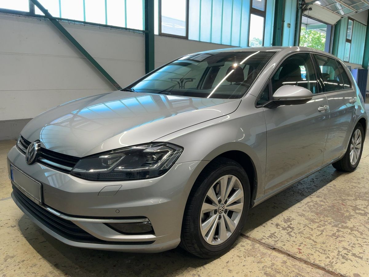 Volkswagen Golf 2018 — photo 1