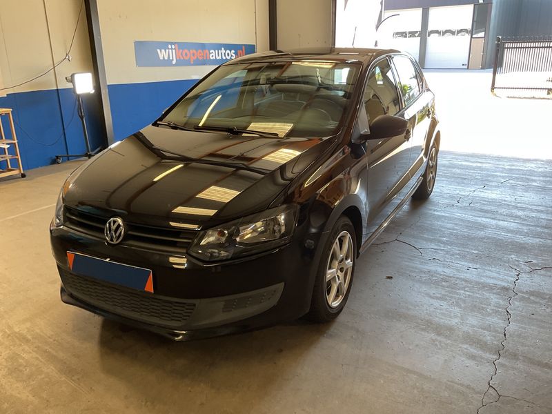 Volkswagen Polo 1.6 TDI Trendline 2010 – снимка 1