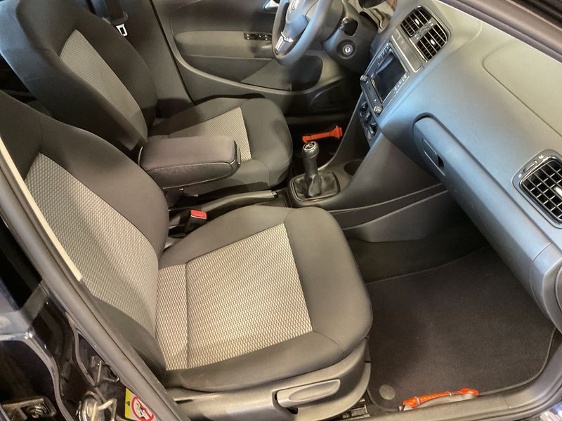Volkswagen Polo 1.6 TDI Trendline 2010 – снимка 3
