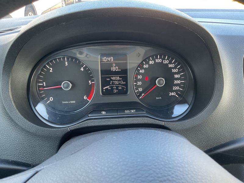 Volkswagen Polo 1.6 TDI Trendline 2010 – снимка 4