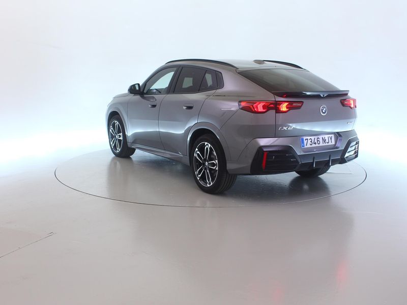 BMW iX2 eDrive20 M Sport — zdjęcie 5