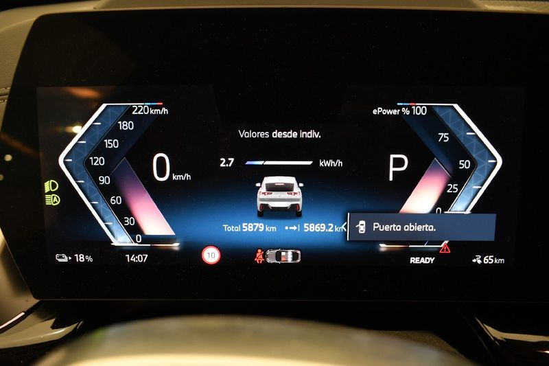 BMW iX2 eDrive20 M Sport — zdjęcie 11