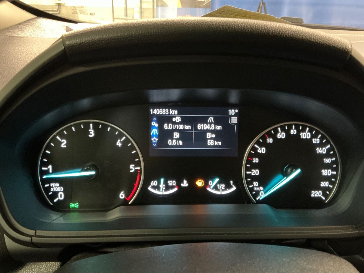 Ford EcoSport 2018 — photo 19