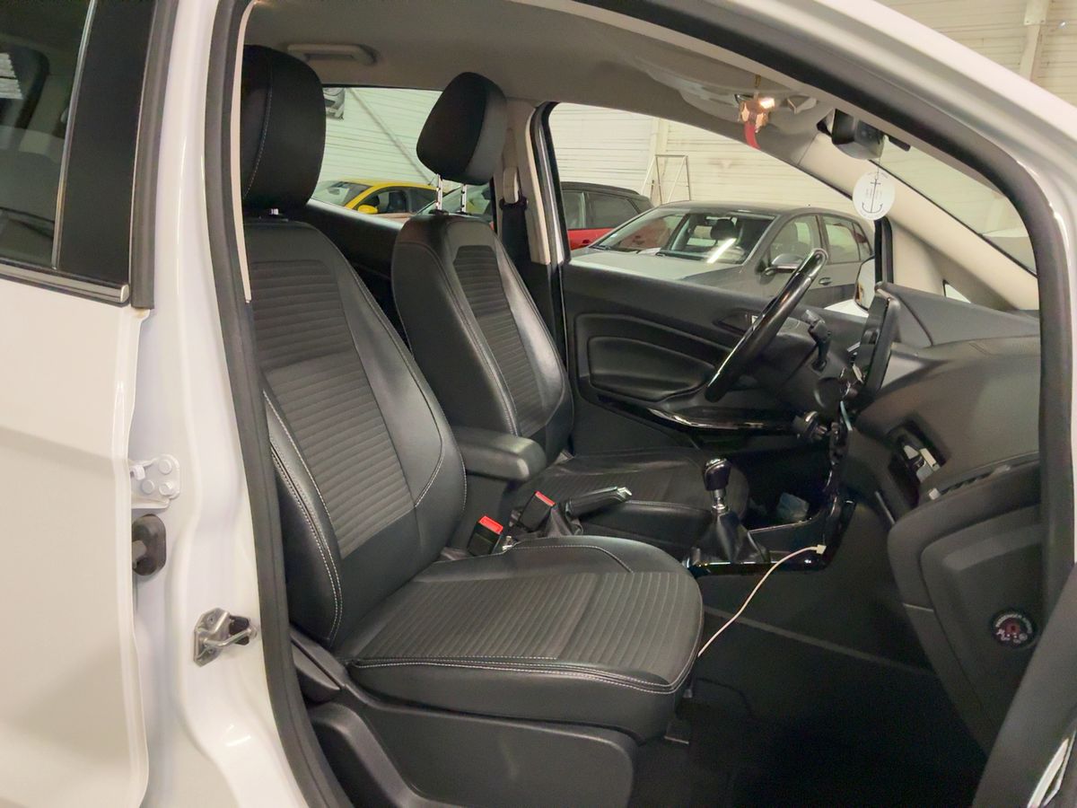 Ford EcoSport 2018 — photo 17