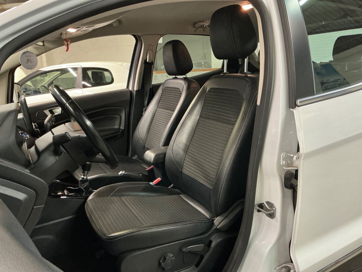 Ford EcoSport 2018 — photo 48
