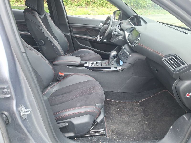 Peugeot 308 1.2 e-THP GT Line — zdjęcie 10