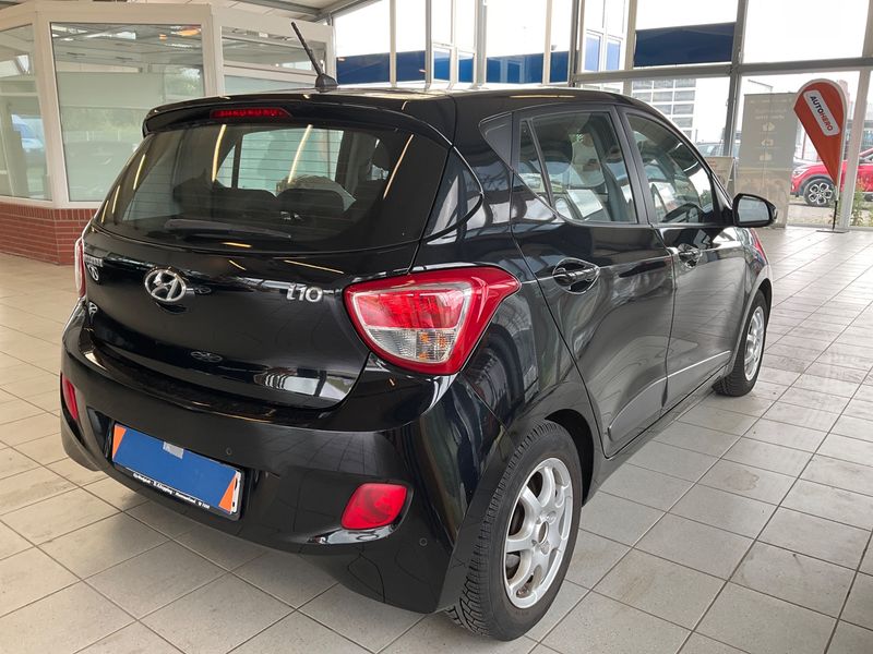 Hyundai i10 1.0 Basis — zdjęcie 2