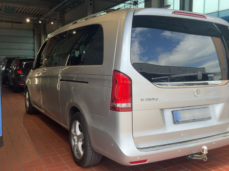 Mercedes-Benz V-Klasse V 250 d extralang BlueTEC Avantgarde Edition — zdjęcie 3