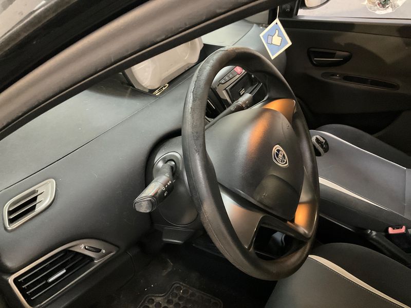 Lancia Ypsilon 1.2 Elefantino II 2015 – снимка 31