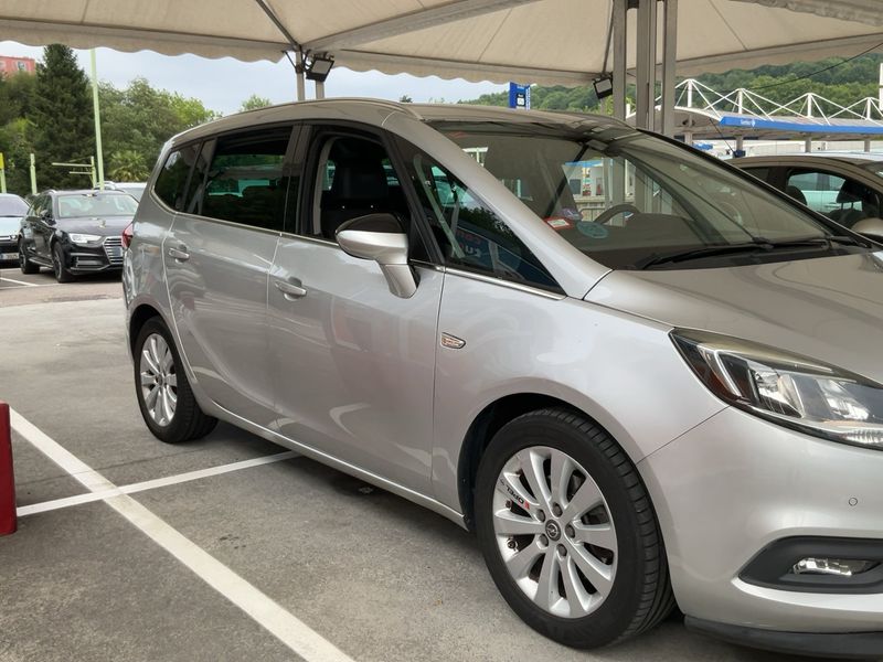 Opel Zafira Tourer 1.4 Turbo Excellence — zdjęcie 8
