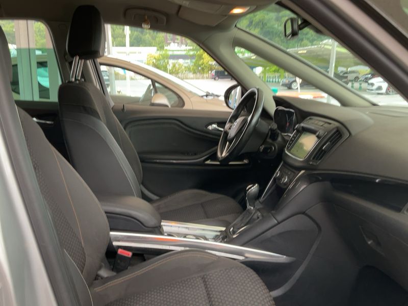 Opel Zafira Tourer 1.4 Turbo Excellence — zdjęcie 11
