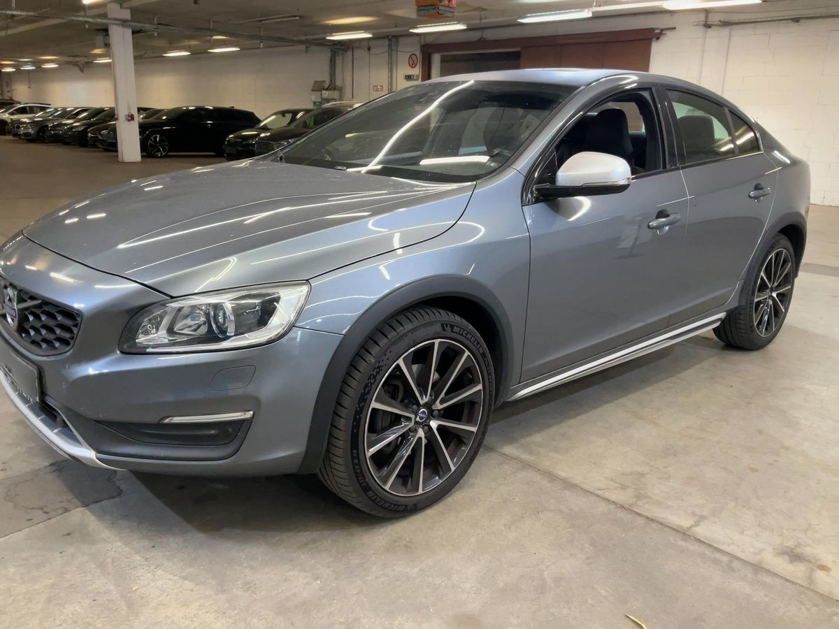 Volvo S60 2015 — photo 1