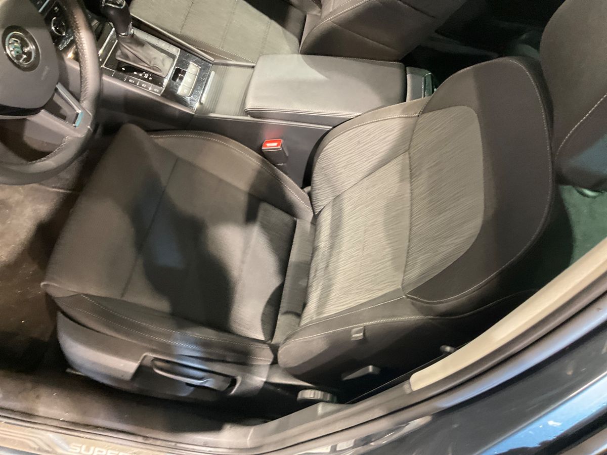 Skoda Superb 2018 — photo 38