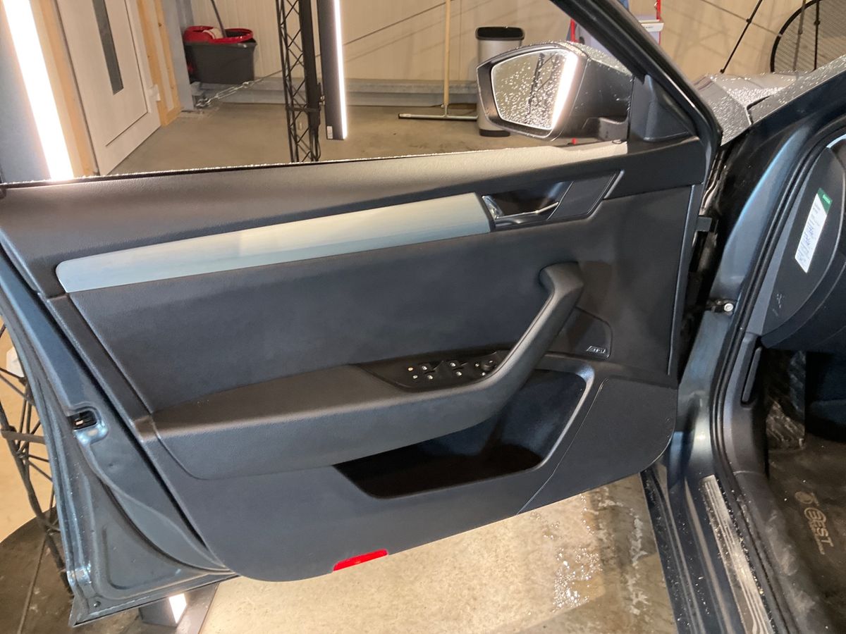 Skoda Superb 2018 — photo 37