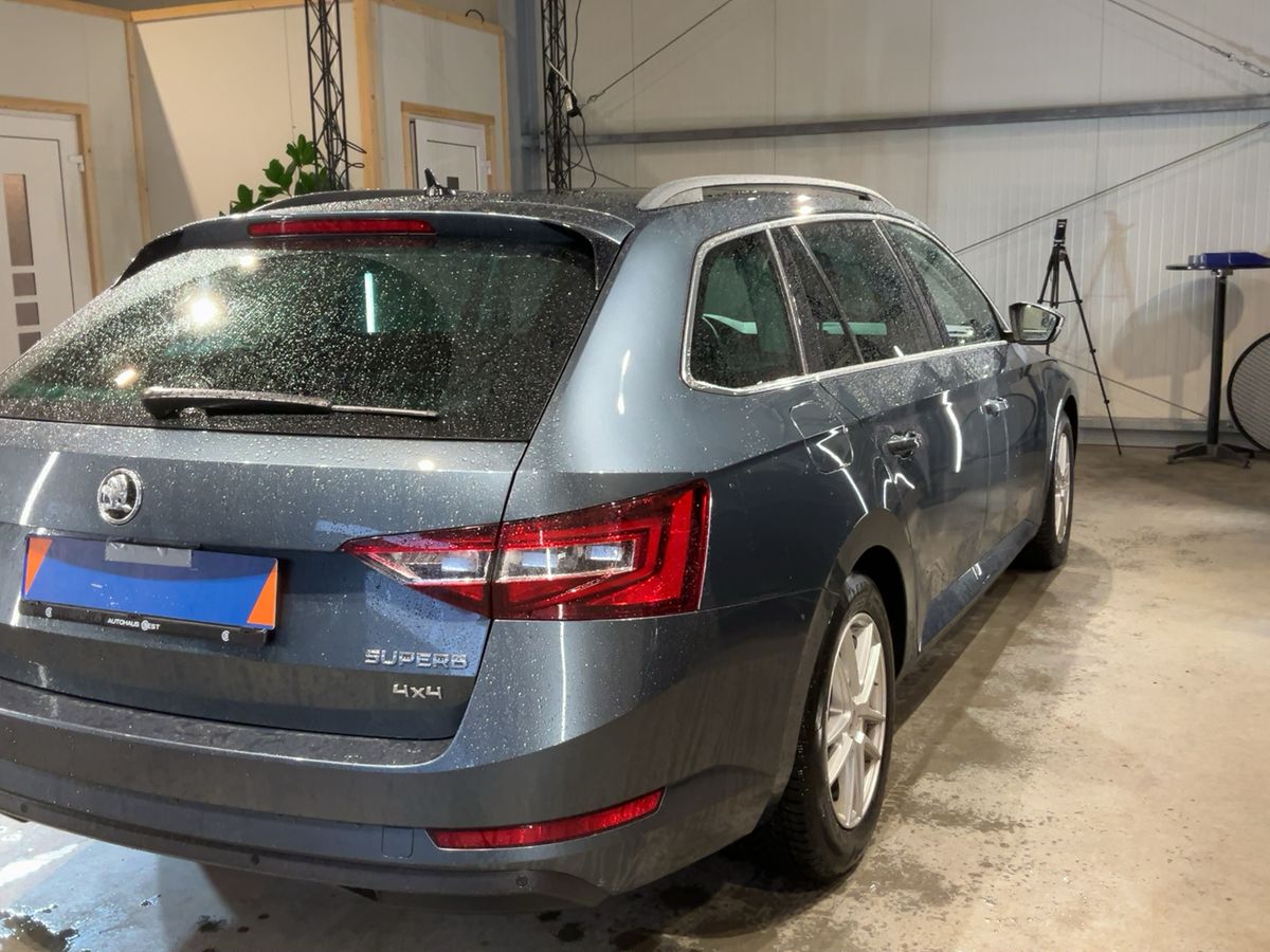 Skoda Superb 2018 — photo 9
