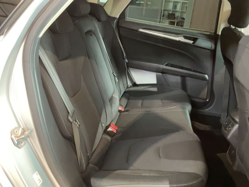 Ford Mondeo 2.0 TDCi Titanium 2016 – снимка 19