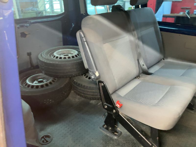 Volkswagen T5 Kombi 2.0 TDI — zdjęcie 14