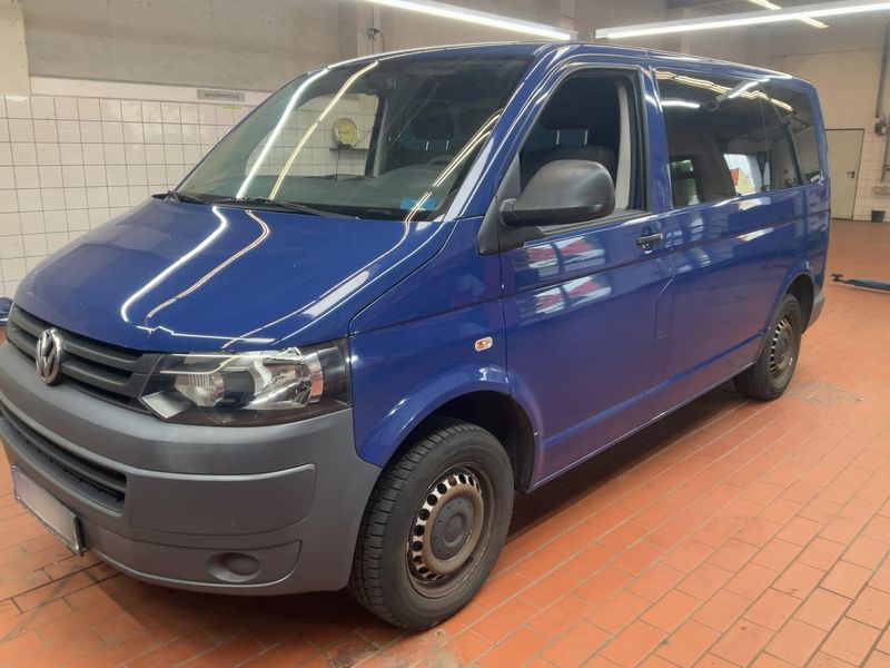 Volkswagen T5 Kombi 2.0 TDI — zdjęcie 2