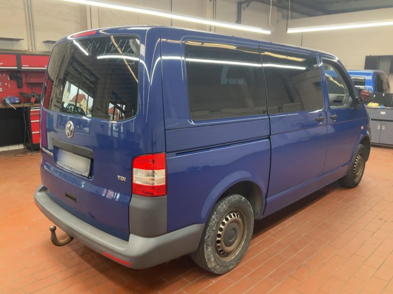 Volkswagen T5 Kombi 2.0 TDI — zdjęcie 6