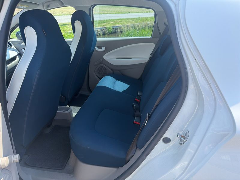 Renault Zoe electric drive 43 kW Life — zdjęcie 16
