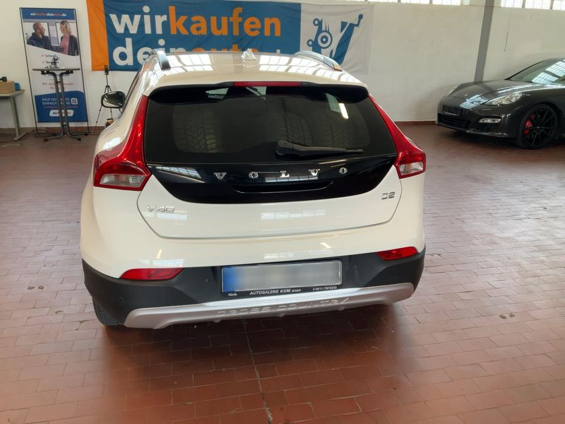 Volvo V40 Cross Country 1.6 D2 Kinetic — zdjęcie 5