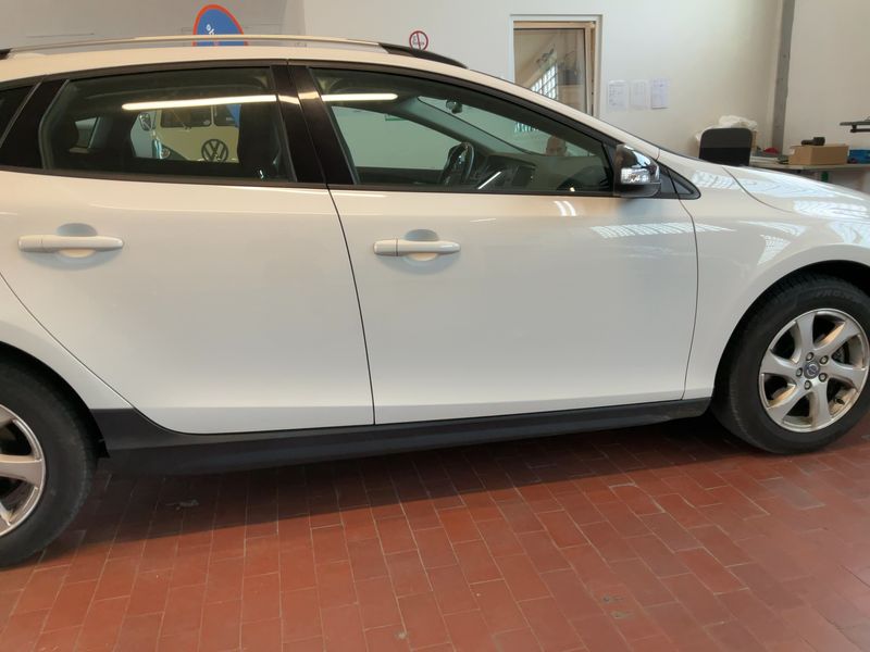 Volvo V40 Cross Country 1.6 D2 Kinetic — zdjęcie 7