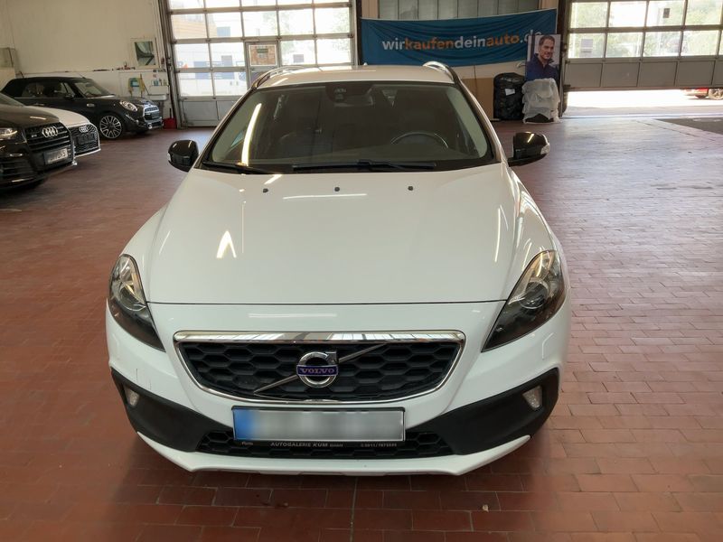 Volvo V40 Cross Country 1.6 D2 Kinetic — zdjęcie 9