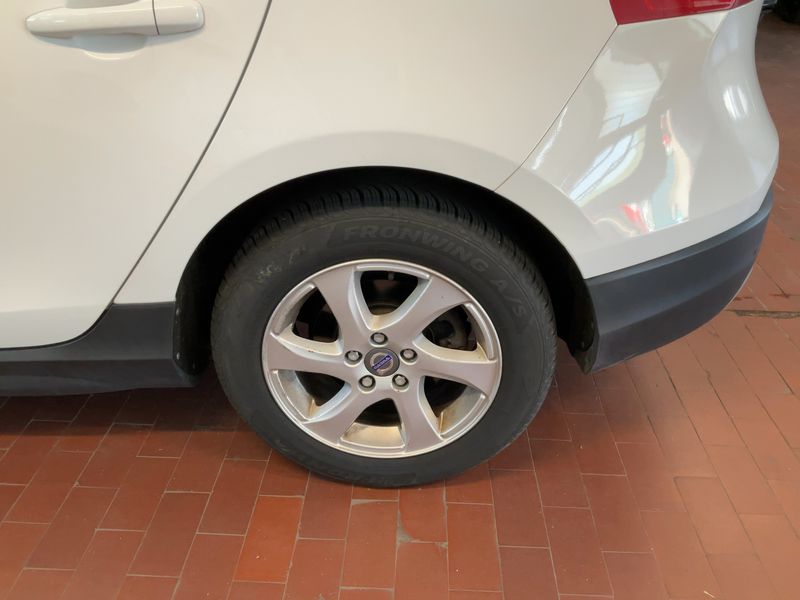 Volvo V40 Cross Country 1.6 D2 Kinetic 2014 – снимка 5
