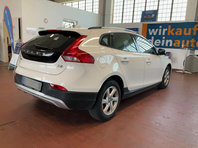 Volvo V40 Cross Country 1.6 D2 Kinetic — zdjęcie 6