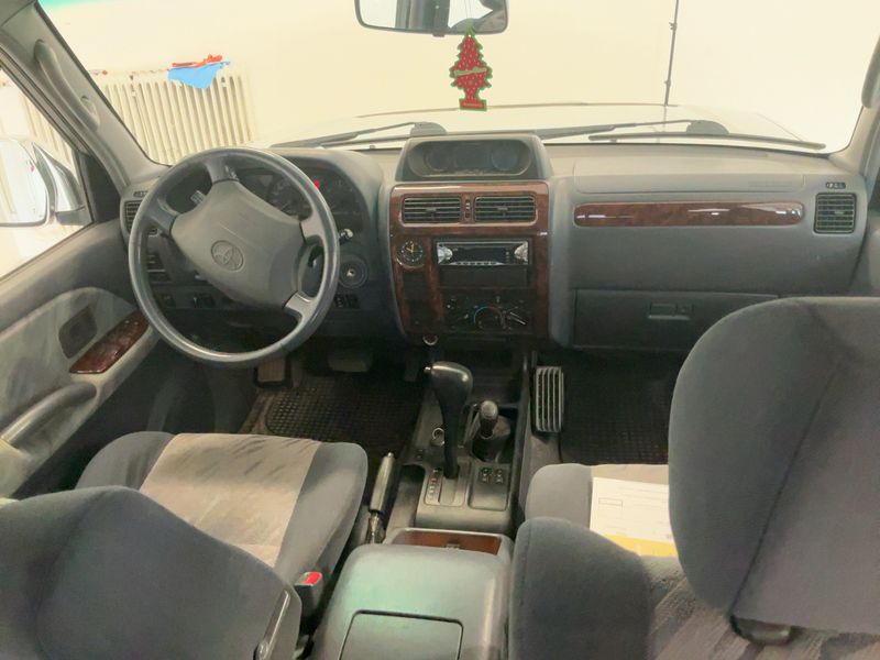 Toyota Land Cruiser 3.0 D-4D GX — zdjęcie 12