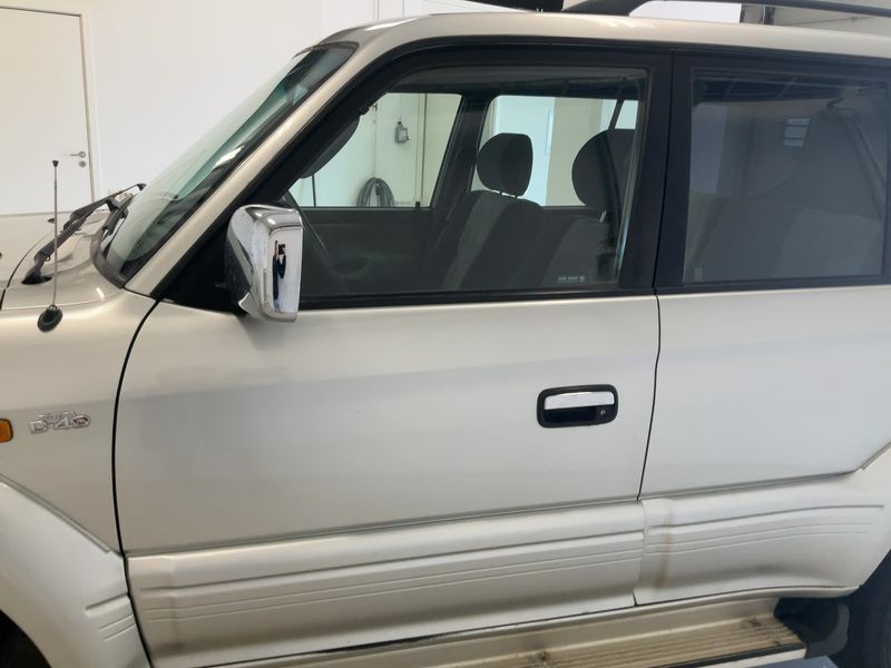 Toyota Land Cruiser 3.0 D-4D GX — zdjęcie 4