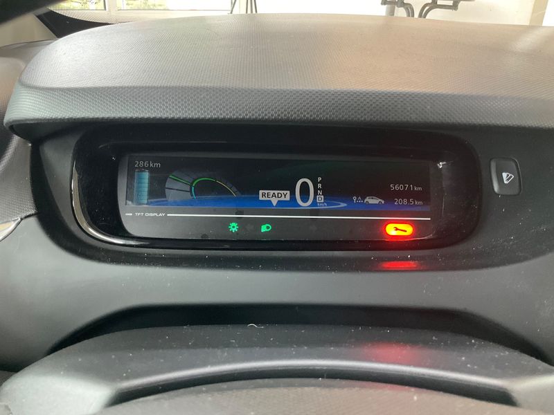 Renault Zoe electric drive 80 kW Life — zdjęcie 13
