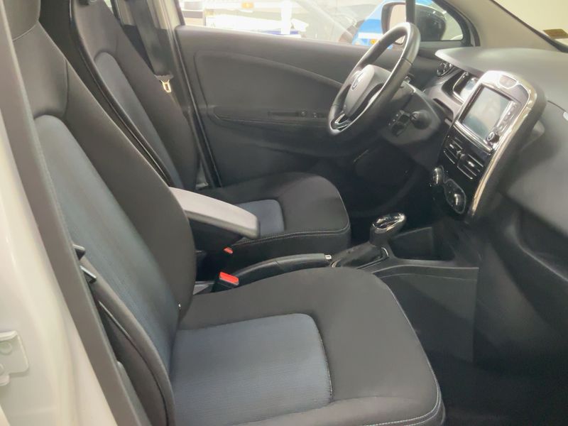 Renault Zoe electric drive 80 kW Life — zdjęcie 11